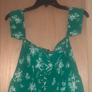 Green floral romper, size L, brand new never worn